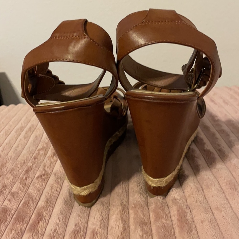 Shoes - Picture 4 of 4